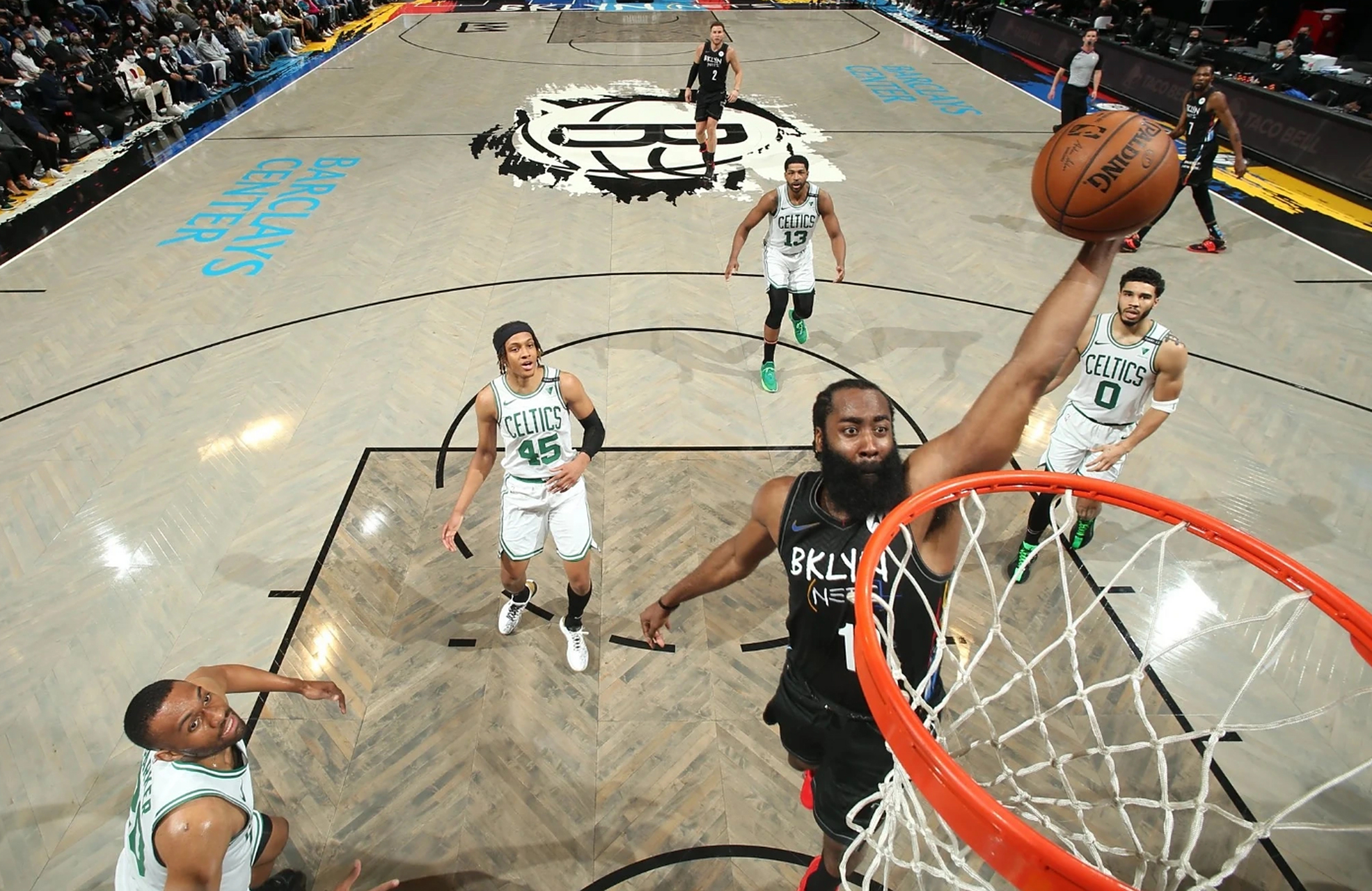 篮网战胜雄鹿,哈登全方位发挥 篮网战胜雄鹿,哈登全方位发挥