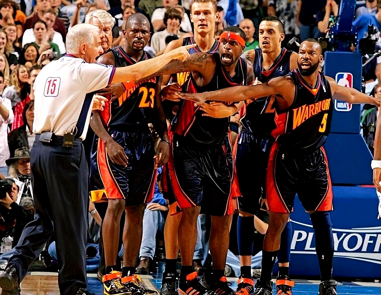 老鹰击败小牛，取得胜利