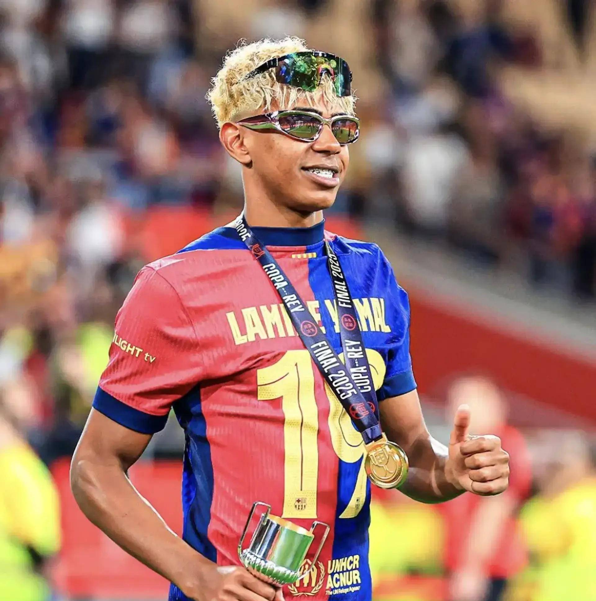 足球官方发布赛后数据,表现引争议的简单介绍 足球官方发布赛后数据,表现引争议的简单介绍