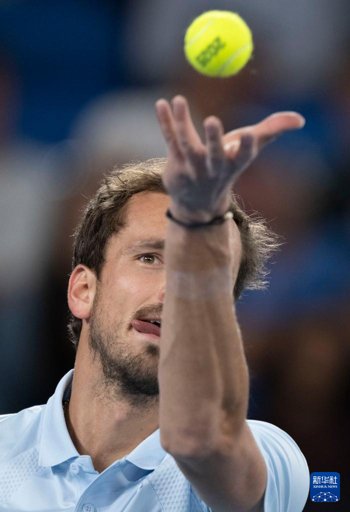 澳网鏖战拉沃尔杯,梅德韦杰夫扛起全队 澳网鏖战拉沃尔杯,梅德韦杰夫扛起全队